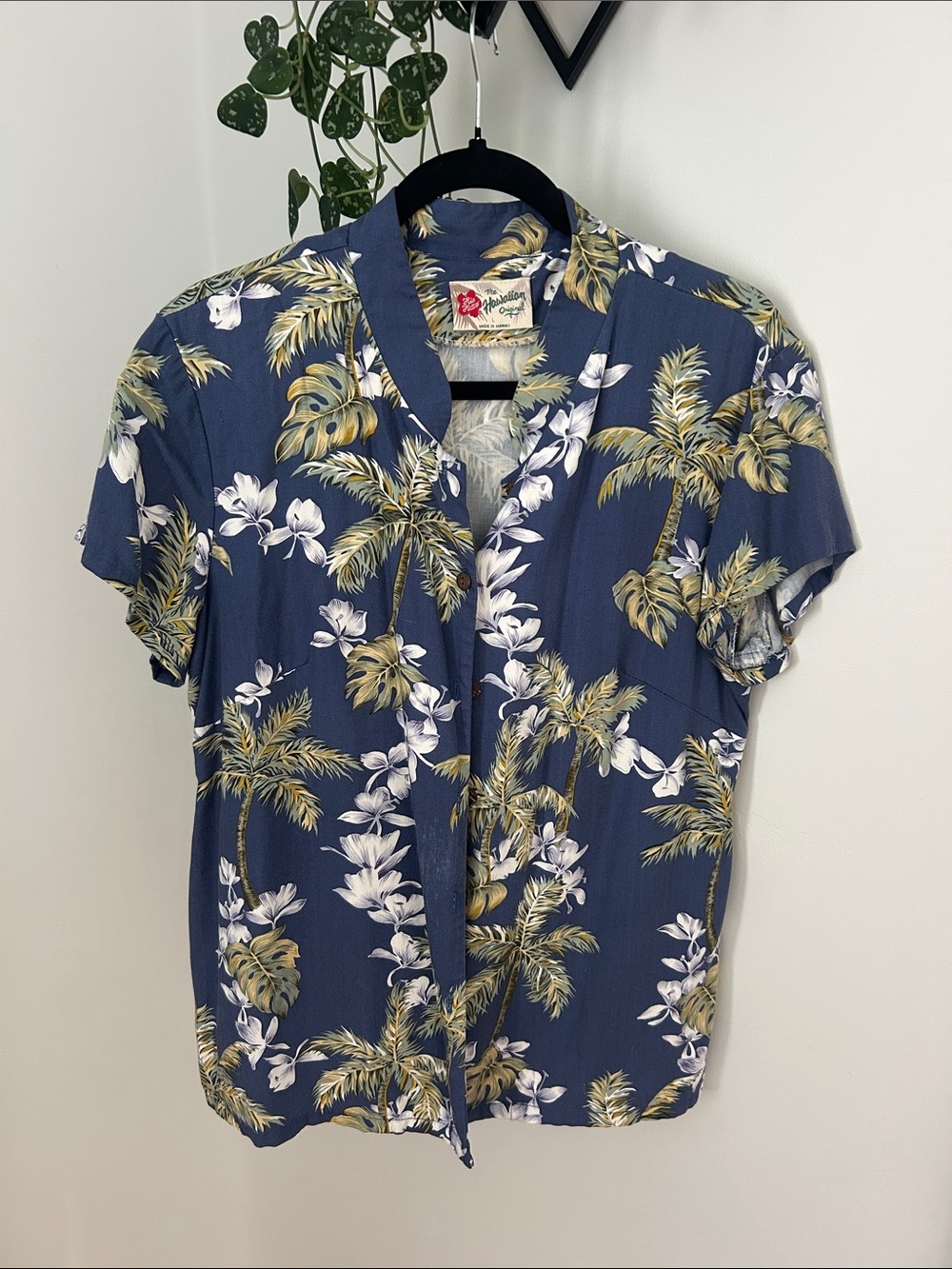 The Hawaiian Original Tropical Navy Floral Short-Sleeve Button Front Shirt